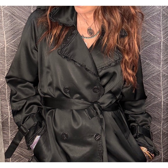 Vintage ST JOHN COLLECTION Black Satin  Ruffled Trench Coat Size 10 - Picture 3 of 14